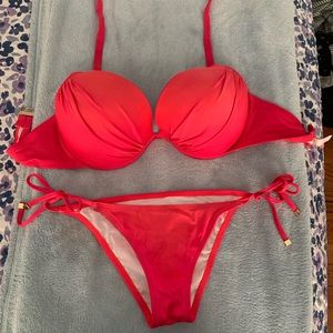 Red VS bikini